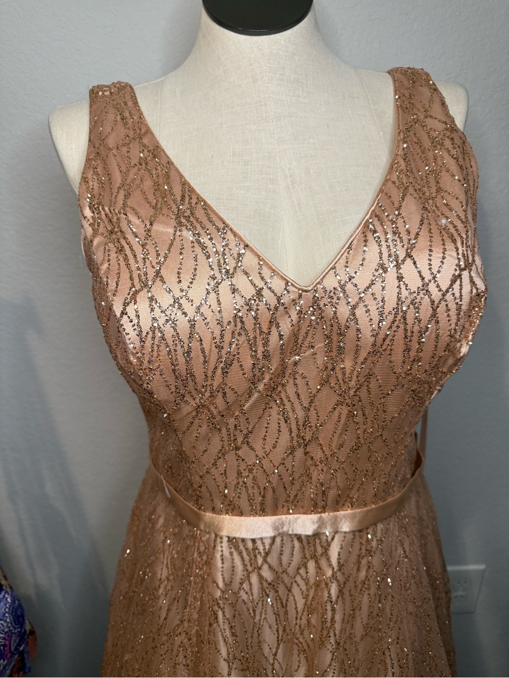 Sleeveless V-Neck Rose Gold Sequin Evening Dress